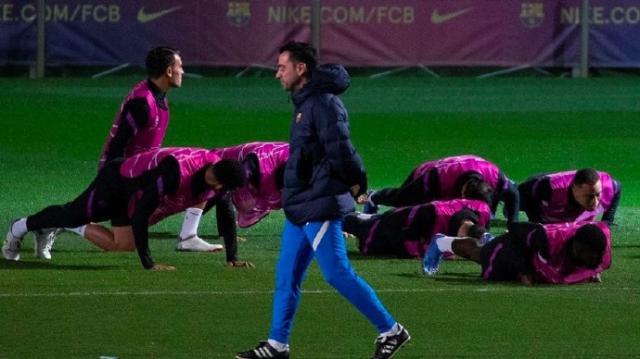 世界杯手机观看平台-哈维的伤兵名单又满了…巴萨冬窗瞄准费兰+卡瓦尼？