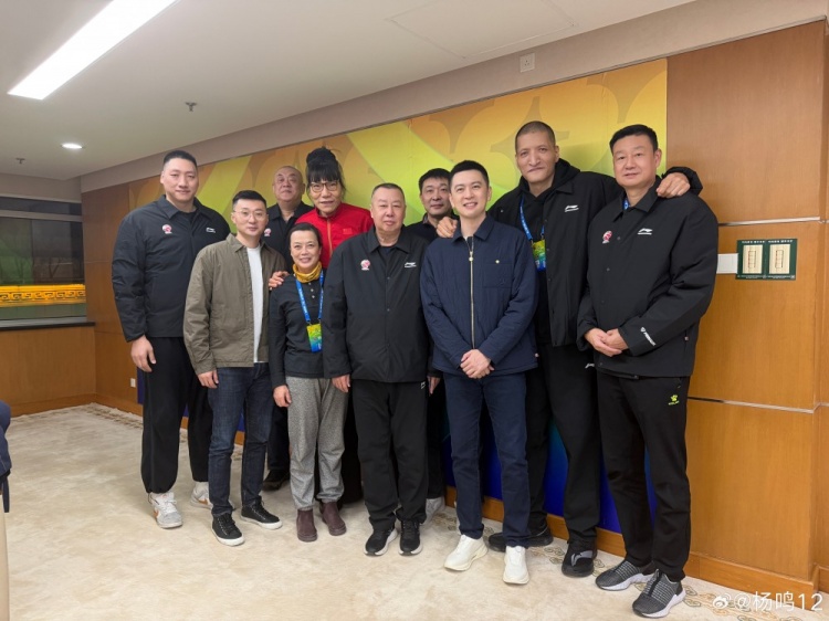 世界杯官方客户端安装-观战CBA俱乐部杯！杨鸣：感谢巴特尔会长邀请 祝内蒙篮球越来越好