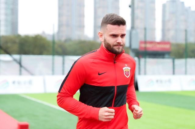 世界杯高清直播入口-海港蓄势追赶泰山连战三场 新援中卫复出遥遥无期