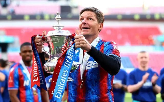 世界杯高清直播入口-英超黑马一夜崩盘！25岁队长转投曼城 主帅宣布赛季末走人