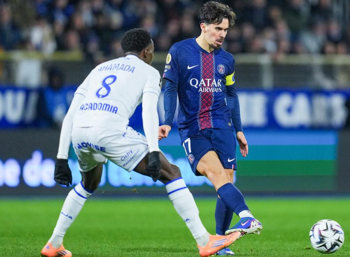 79分钟绝杀！一场1-0，让榜首易主，欧洲豪强登顶，掀翻中资球队