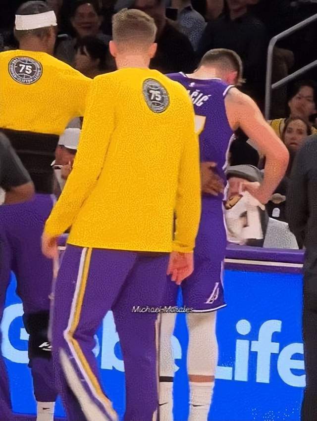 世界杯手机观看平台-东契奇退赛怒踢广告牌，湖人险胜76人：里夫斯居然带的动詹姆斯