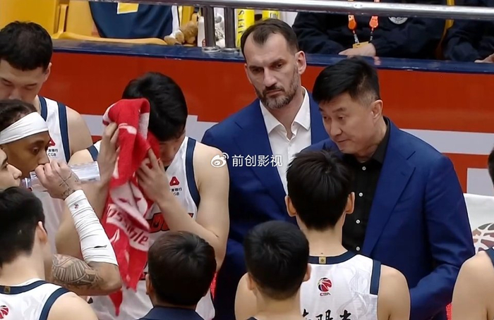 世界杯官方客户端安装-身体状态不佳！广东争议小外援8中1硬仗隐身 杜锋罕见提前弃用|麦考尔|奎因|广东男篮|山东男篮|朱芳雨_新浪体育_新浪新闻