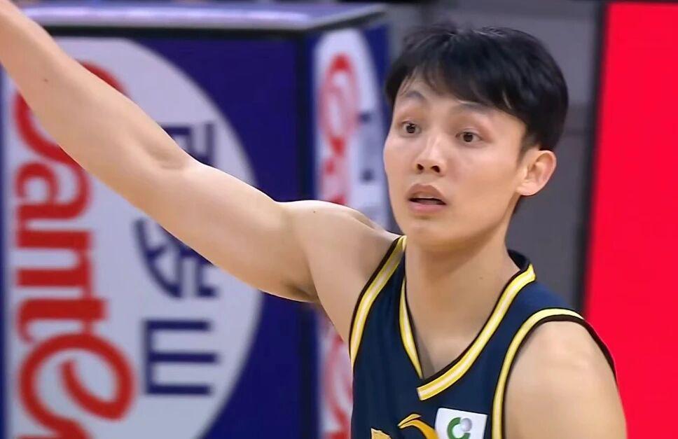 世界杯直播下载-广东男篮成功复仇，杜锋用人做出改变，徐杰和胡明轩找回状态！